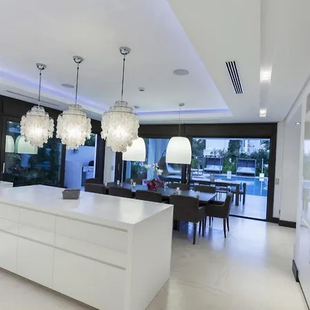 Vakantiehuis Beautiful With Pool 10 Pp Marbella